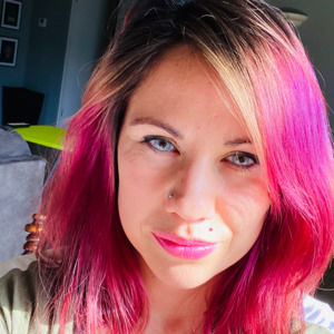 Meet your Posher, Crystal